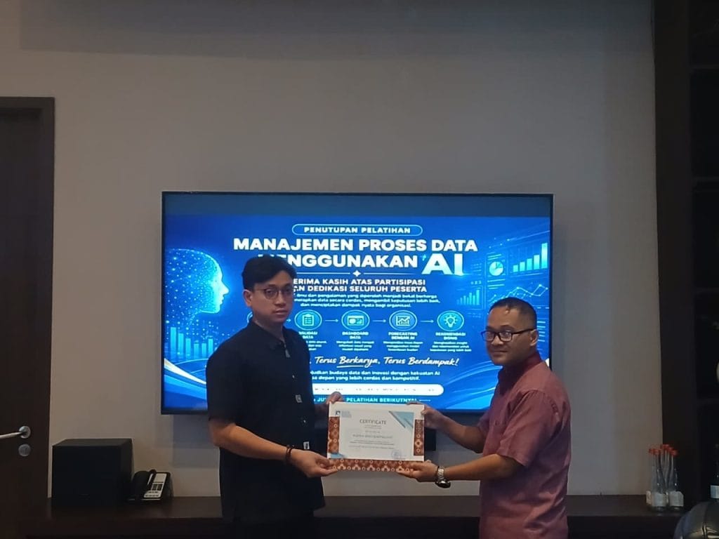 Pelatihan dan Uji Sertifikasi Penerapan Artificial Intelligence (AI) untuk Proses Data BNSP di Bandung