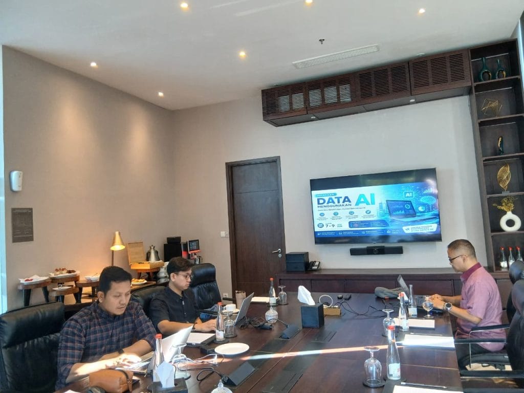 Pelatihan dan Uji Sertifikasi Penerapan Artificial Intelligence (AI) untuk Proses Data BNSP di Bandung