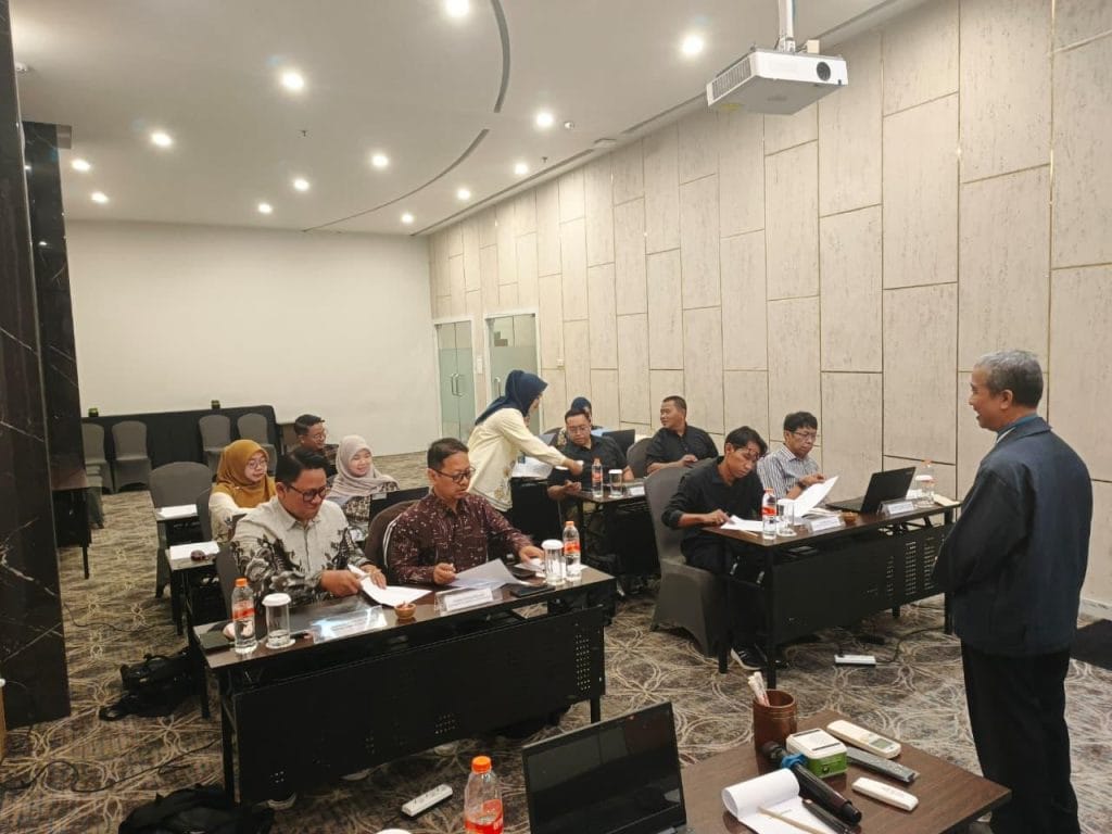 Peserta mengikuti rangkaian Pelatihan dan Sertifikasi Office Administrative BNSP di Yogyakarta