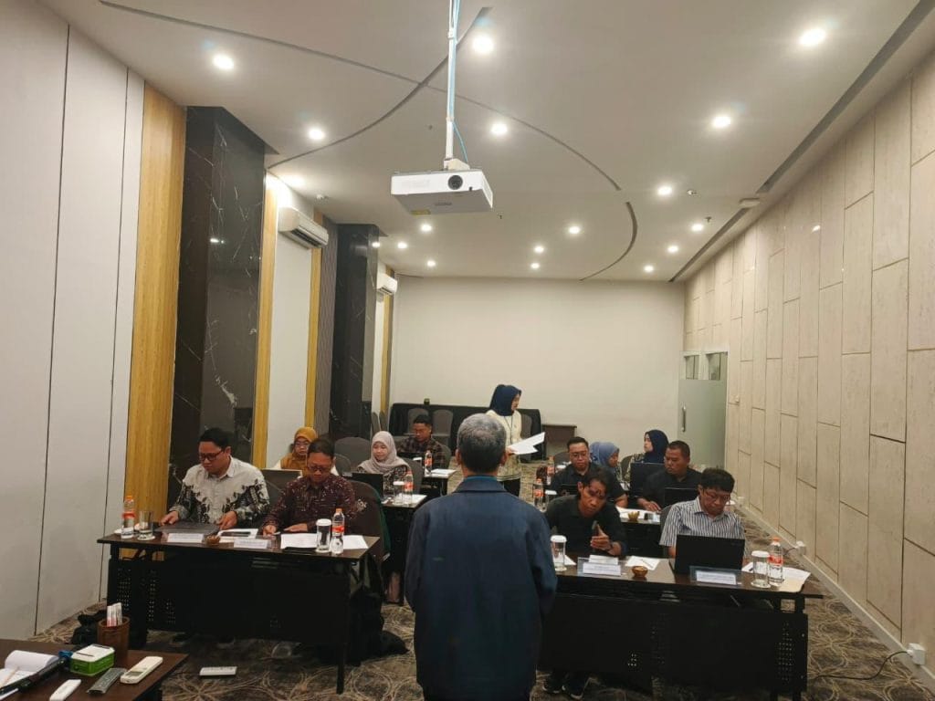 Peserta mengikuti sesi Pelatihan dan Sertifikasi Office Administrative BNSP di Malyabhara Hotel, Yogyakarta